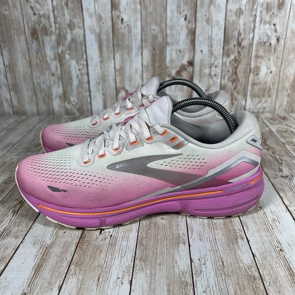 Brooks ghost‎ 15 coconut fuschiaWomens 10.5 - Picture 1 of 8